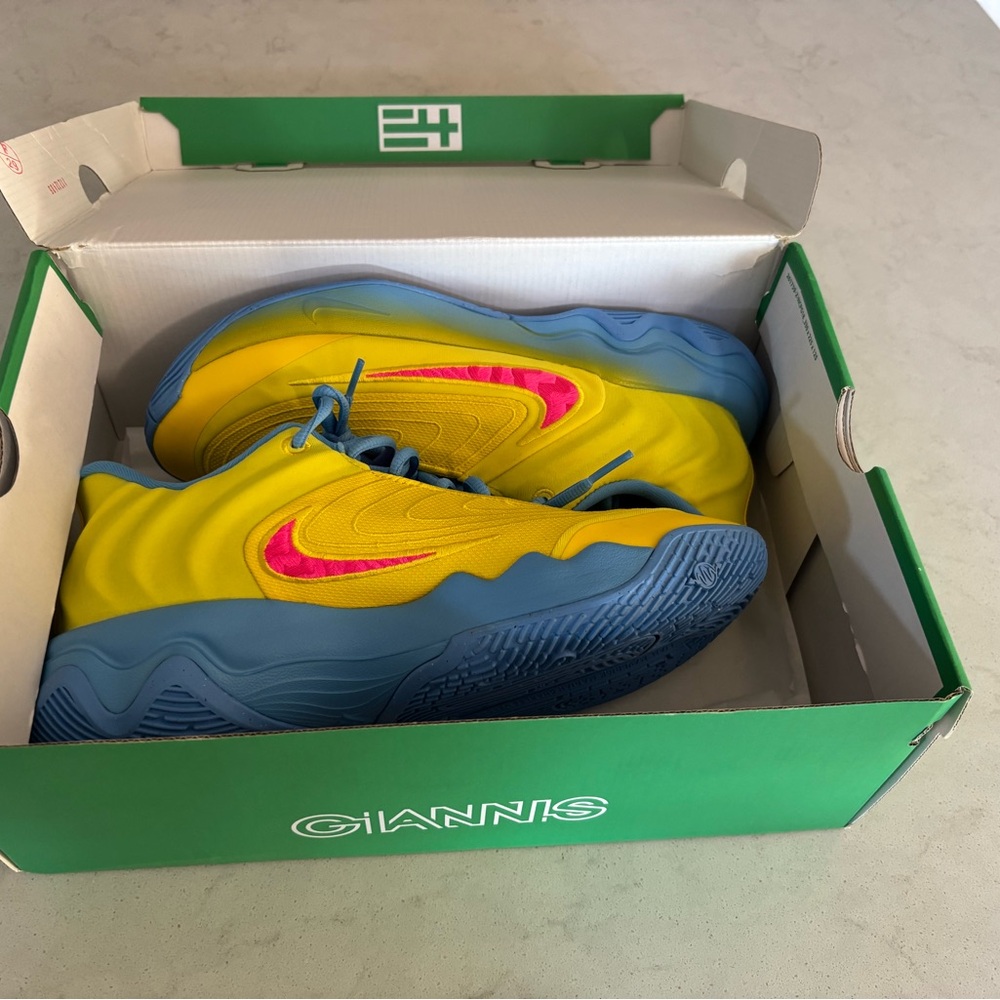Nike Giannis Immortality 4  Sneakers